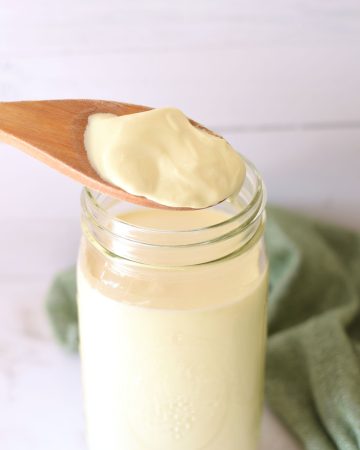 Probiotic-rich kefir cream texture